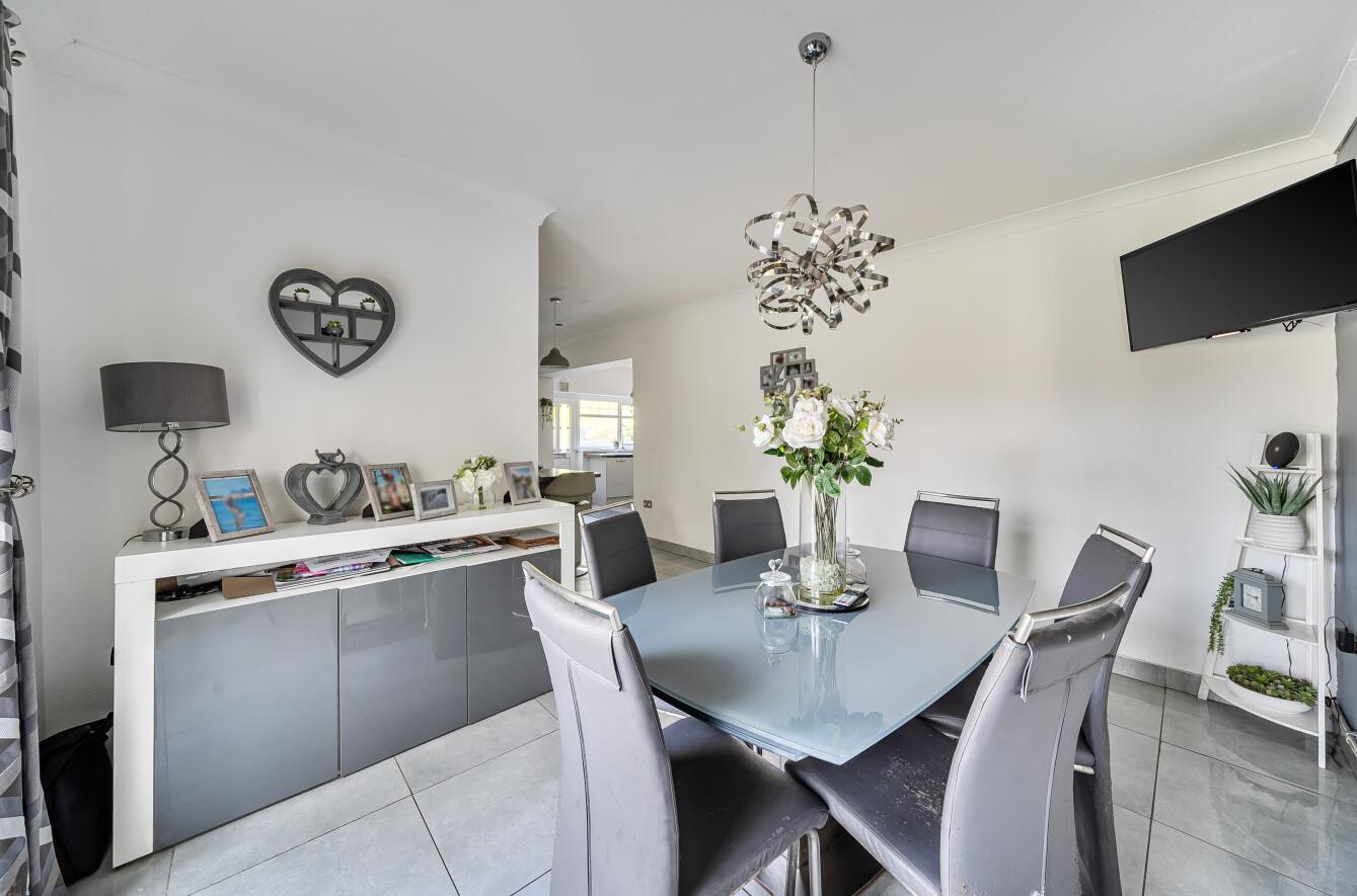 Brynaeron, Dunvant, Swansea, SA2 7UX